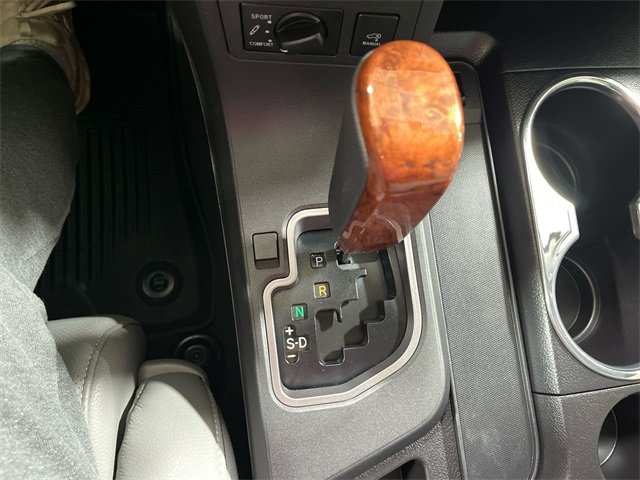 2019 Toyota Sequoia Platinum photo 18