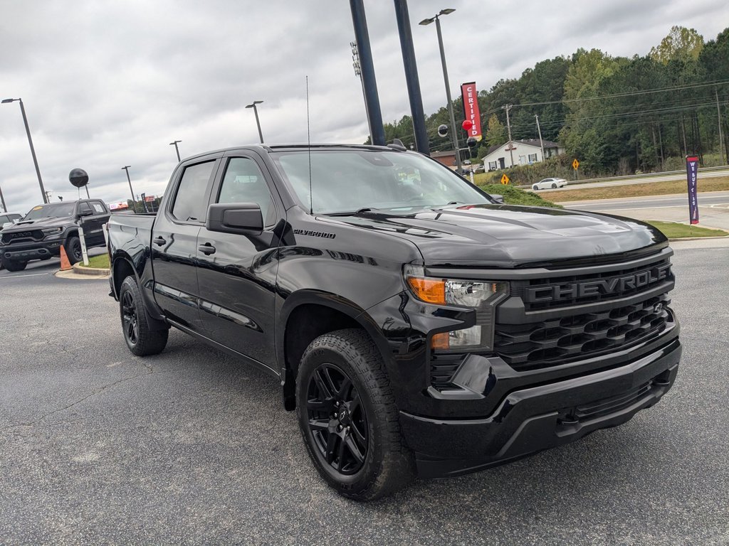 2024 Chevrolet Silverado 1500 Custom photo 3
