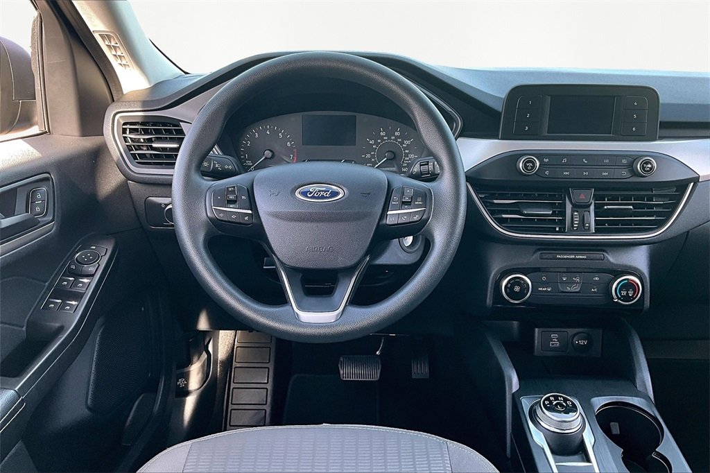 2022 Ford Escape S photo 2