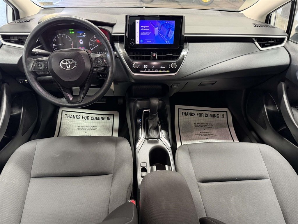2023 Toyota Corolla LE photo 2