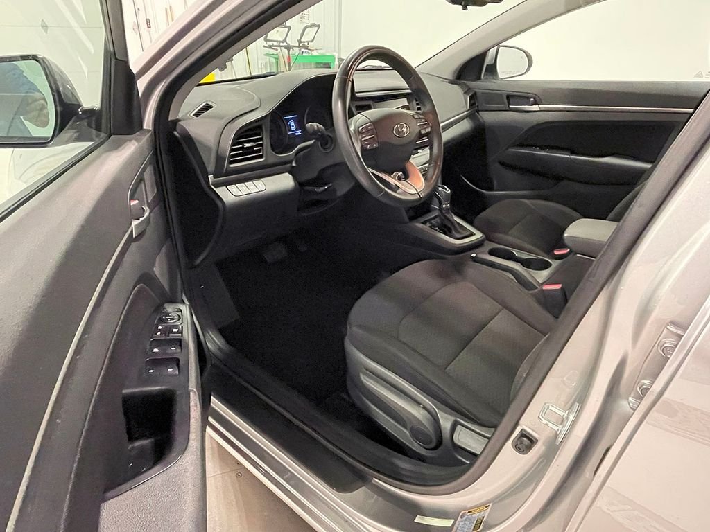 2020 Hyundai Elantra Value Edition photo 13