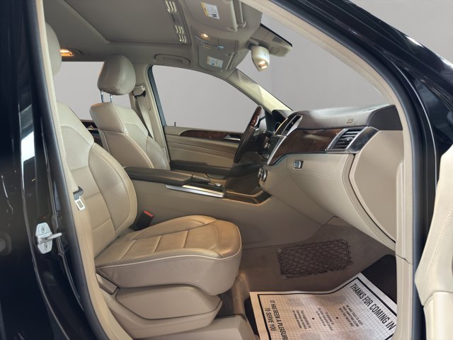 2014 Mercedes Benz ML 550 photo 16
