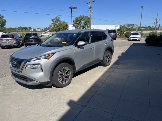 2021 Nissan Rogue SV photo 4