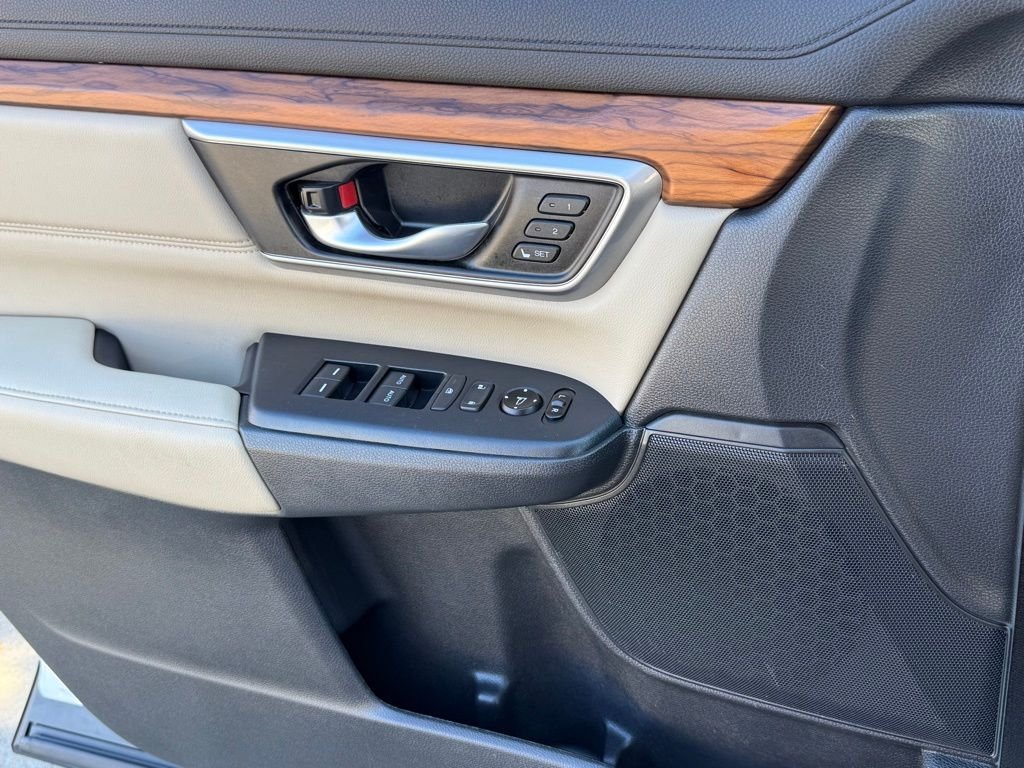 2020 Honda CR-V Hybrid Touring photo 31