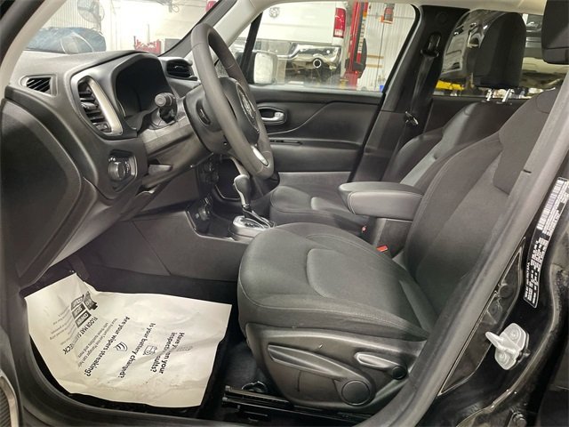 2023 Jeep Renegade Latitude Upland photo 9