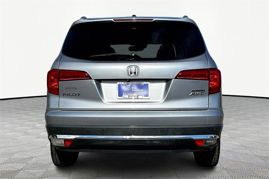 2017 Honda Pilot Touring photo 4