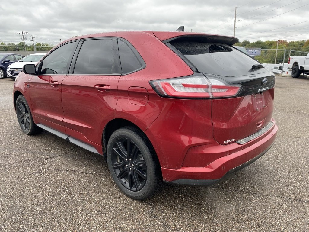 2022 Ford Edge ST photo 4