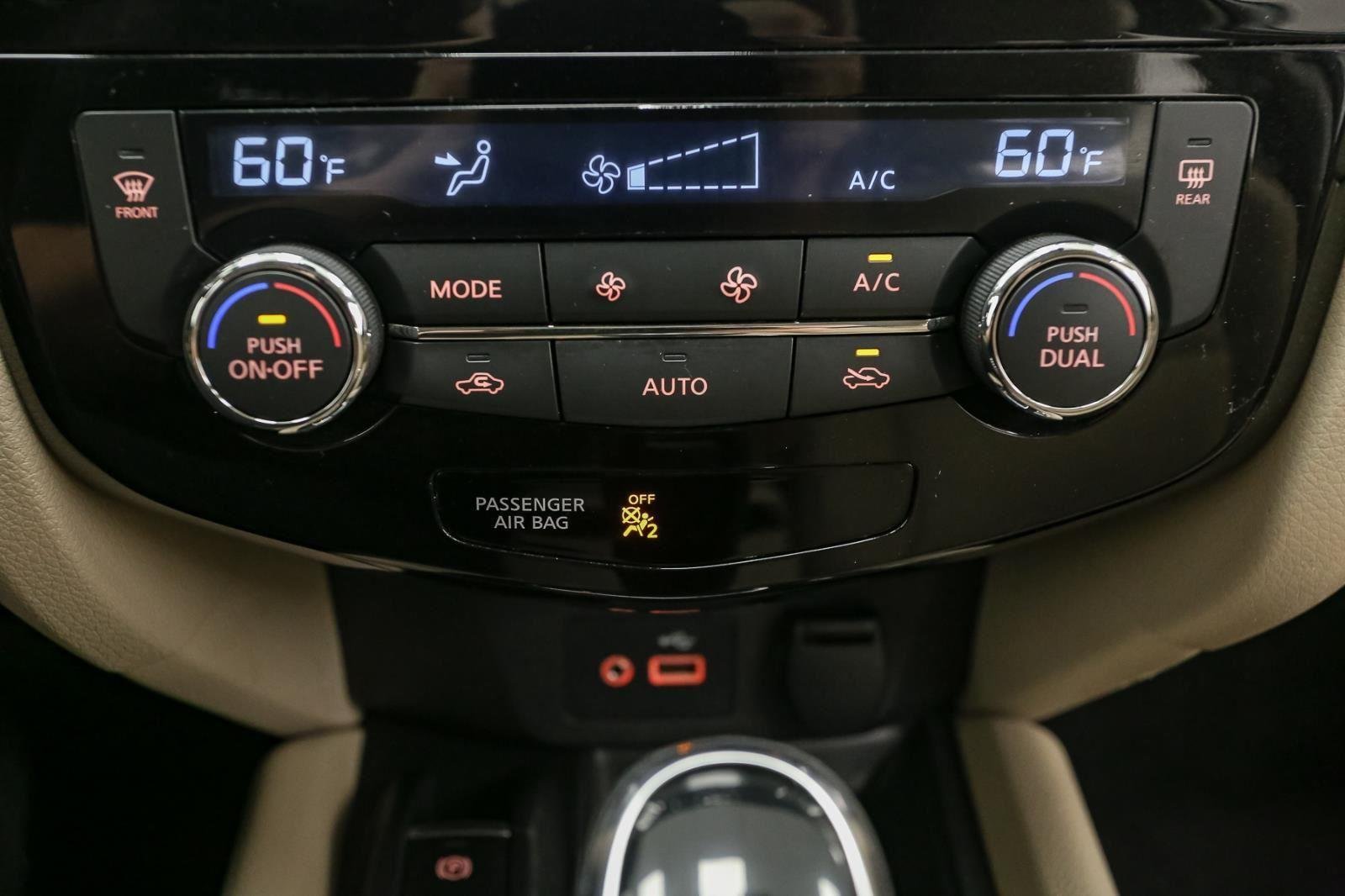 2019 Nissan Rogue SV photo 29