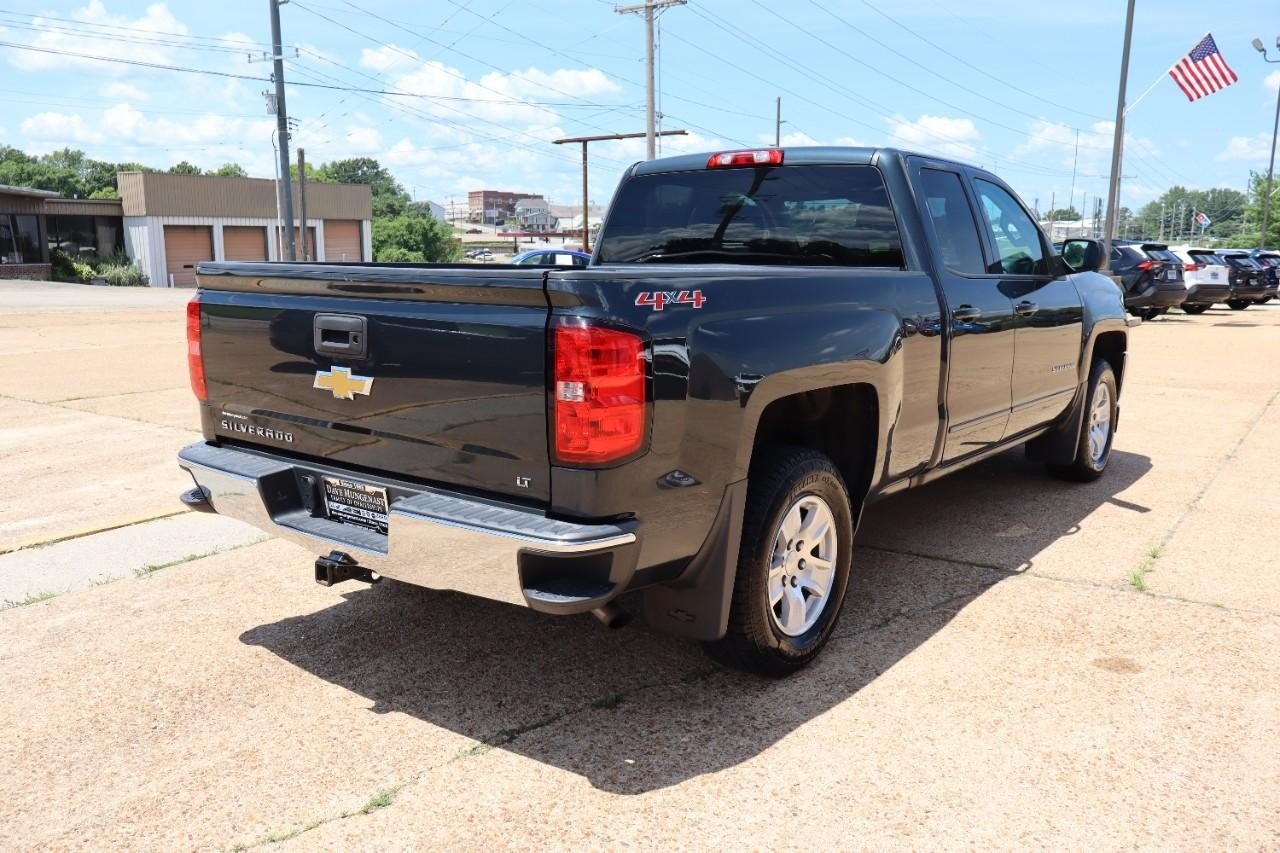 2017 Chevrolet Silverado 1500 LT photo 4