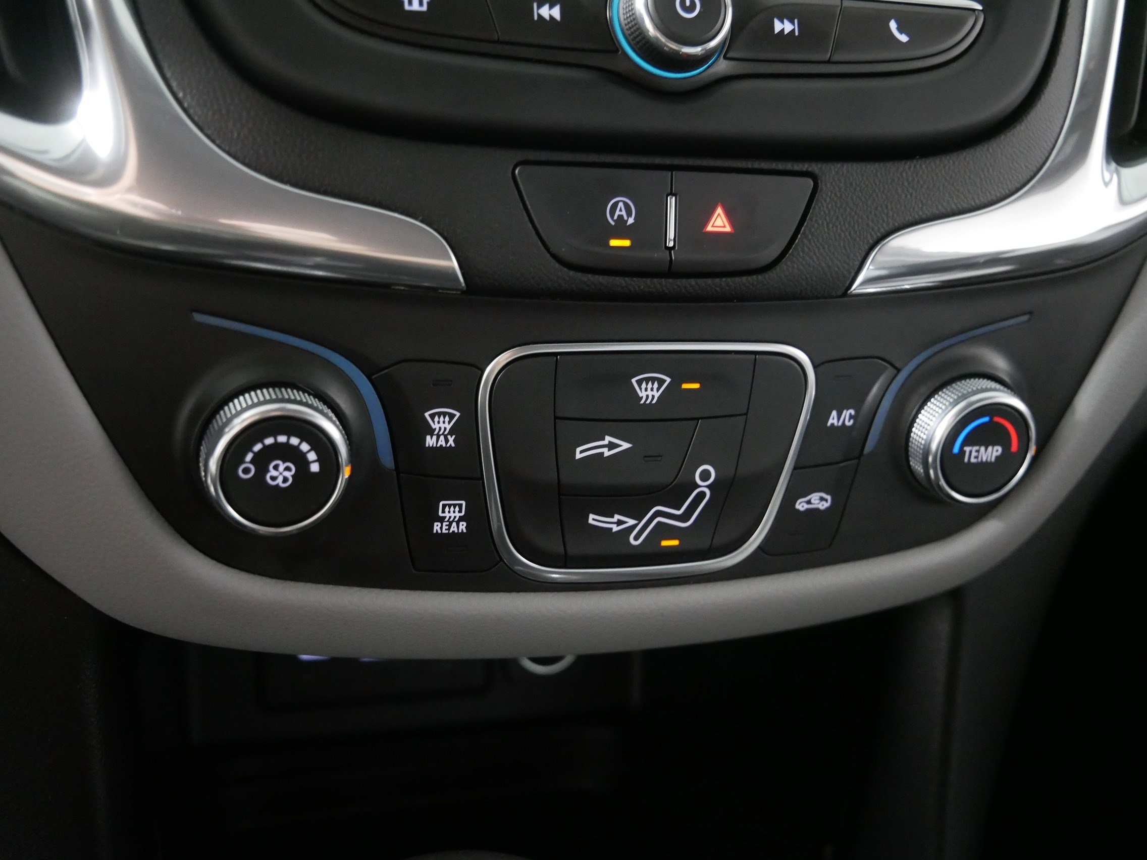 2022 Chevrolet Equinox LS photo 23