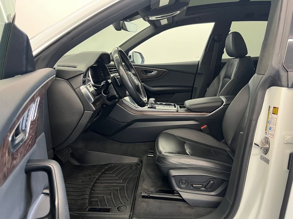 2019 Audi Q8 Premium photo 4