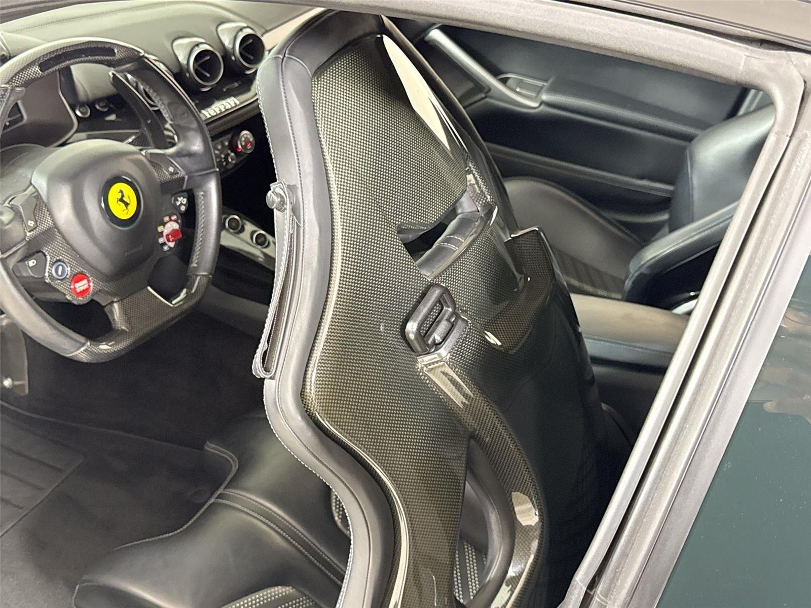 2016 Ferrari F12 Berlinetta Berlinetta photo 15