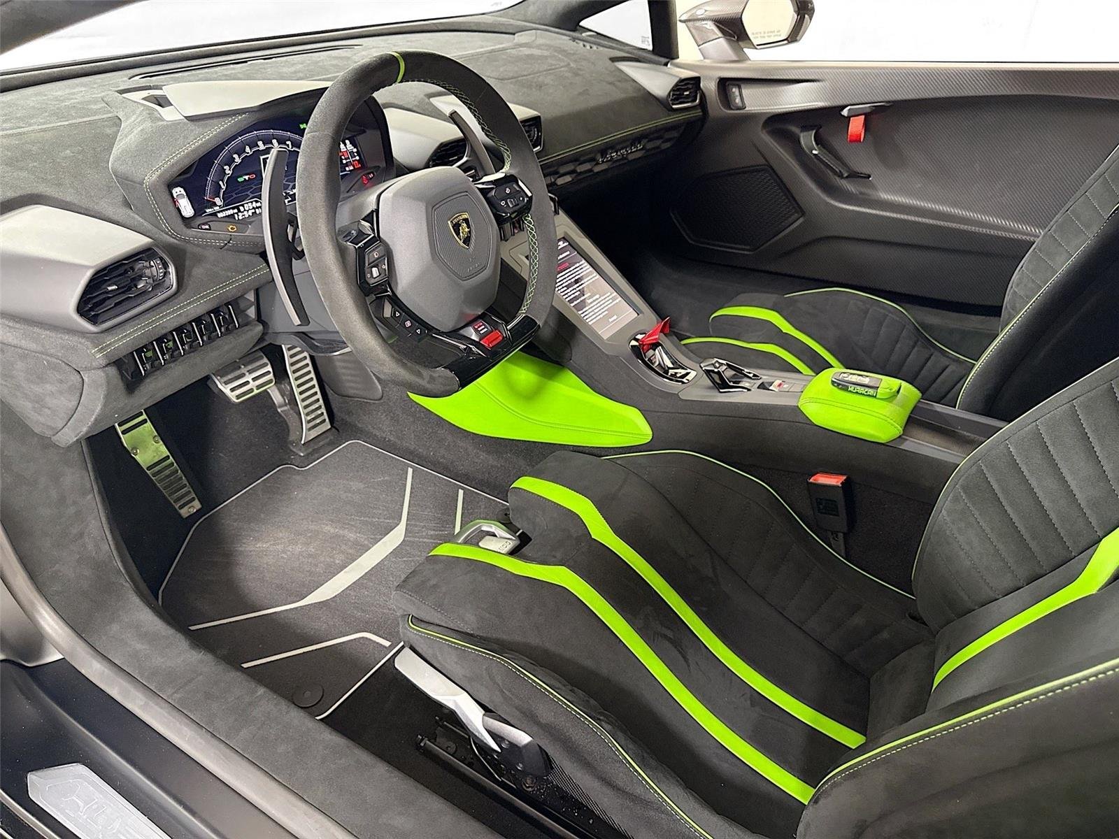 2023 Lamborghini Huracan STO photo 11