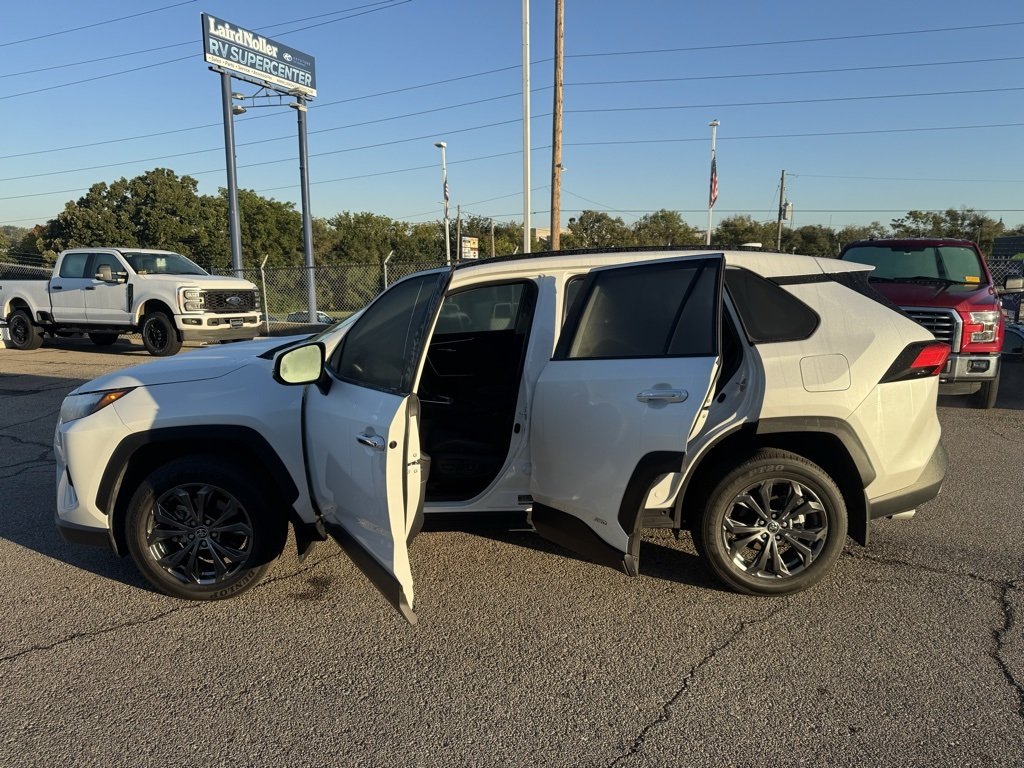 2024 Toyota RAV4 Hybrid Limited photo 4
