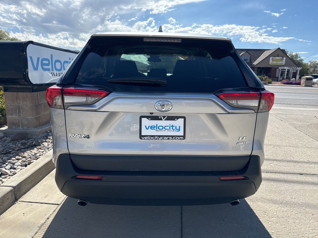 2024 Toyota RAV4 LE photo 3