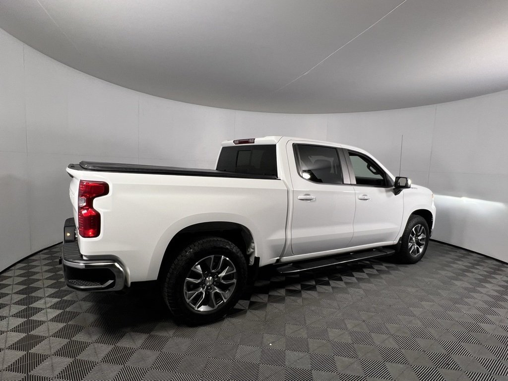 2024 Chevrolet Silverado 1500 LT photo 4