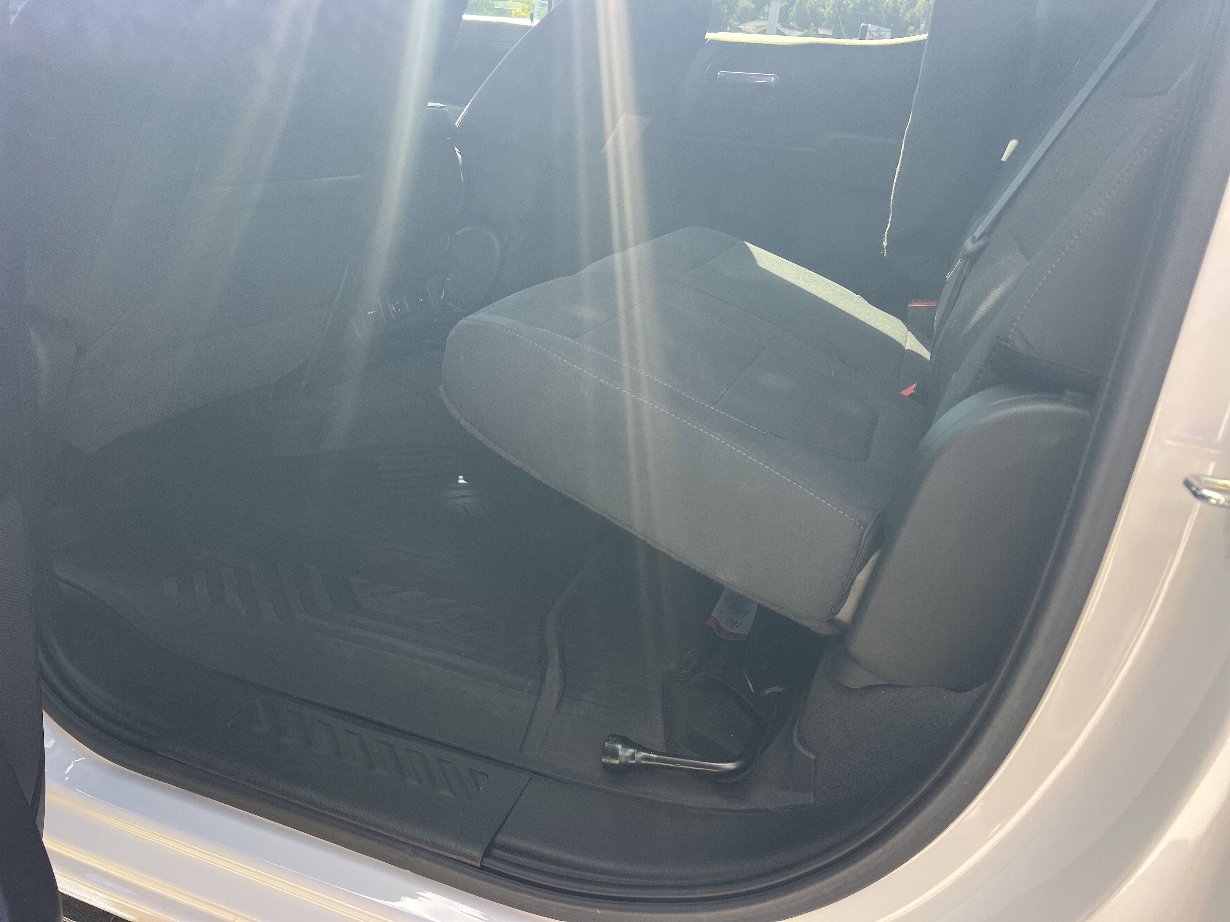 2021 Chevrolet Silverado 1500 LT photo 3