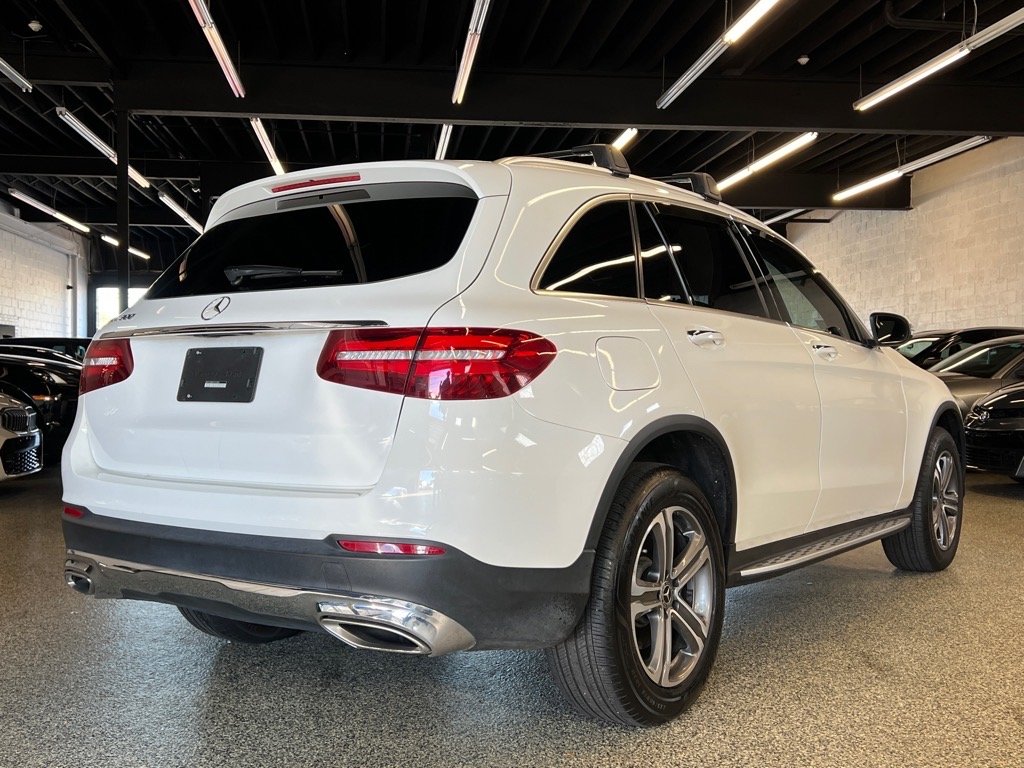 2019 Mercedes Benz GLC 300 4MATIC photo 4