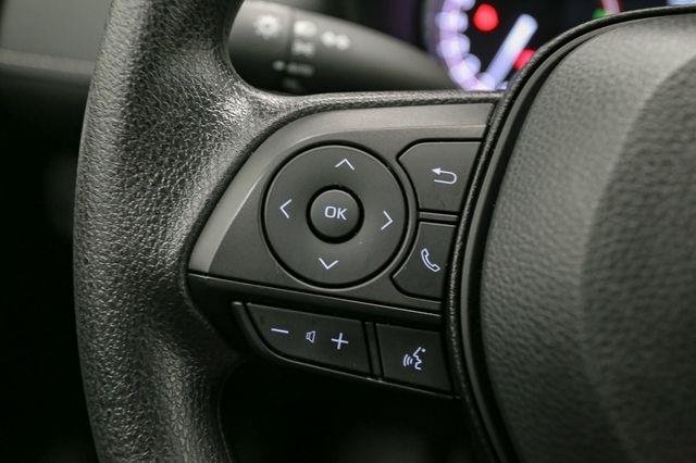 2025 Toyota RAV4 XLE photo 28