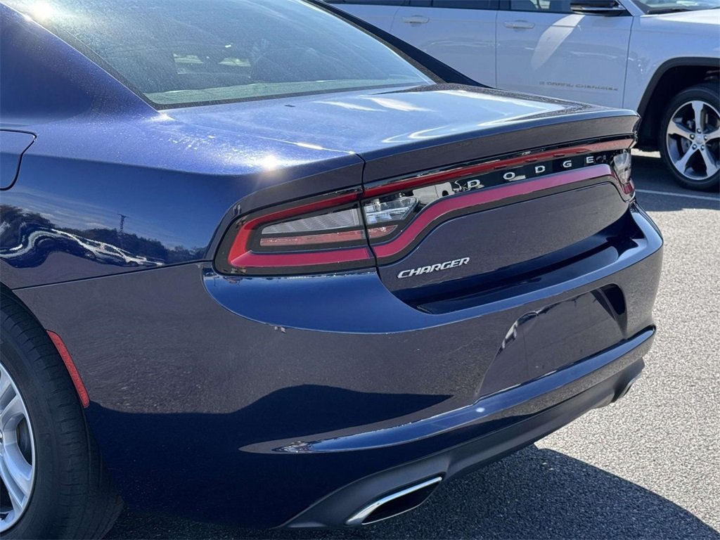 2016 Dodge Charger SE photo 9