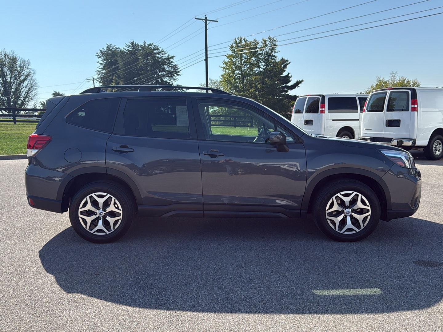 2021 Subaru Forester Premium photo 2