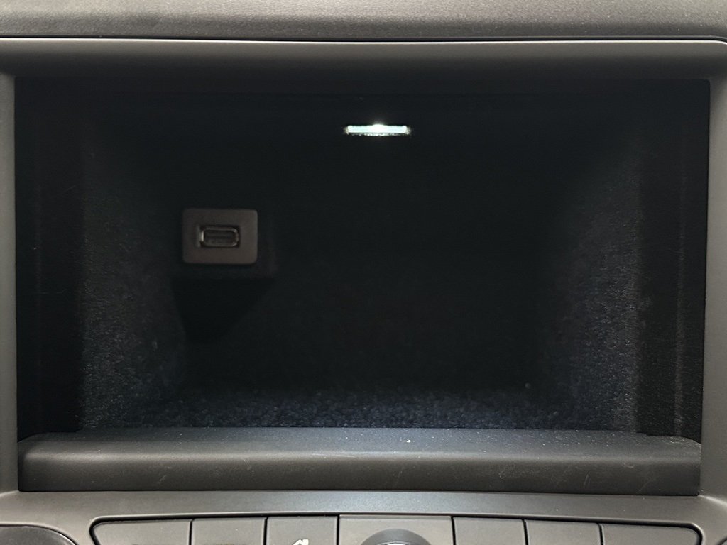 2016 Chevrolet Corvette 2LT photo 35
