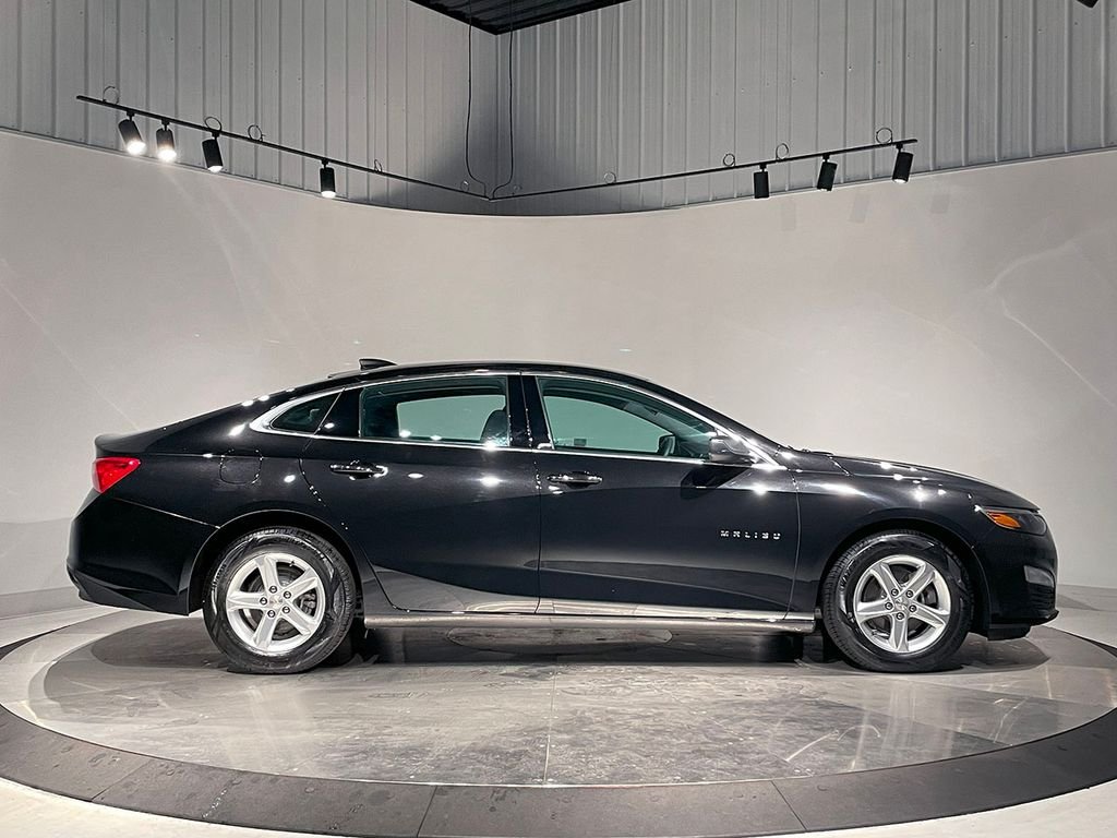 2022 Chevrolet Malibu LS photo 7