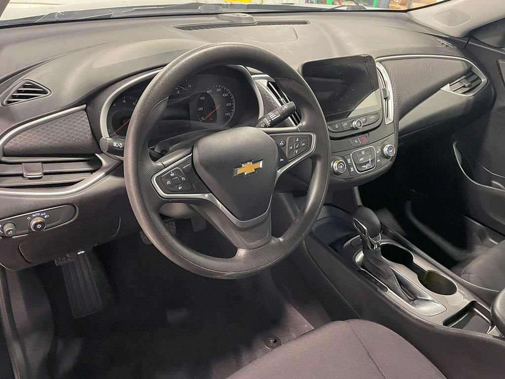 2022 Chevrolet Malibu LS photo 15