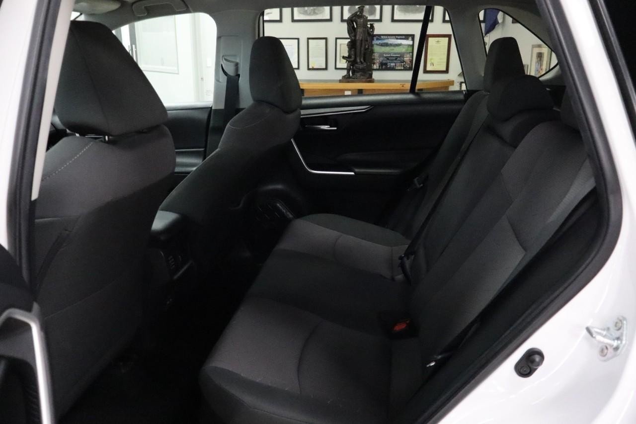 2023 Toyota RAV4 XLE photo 18