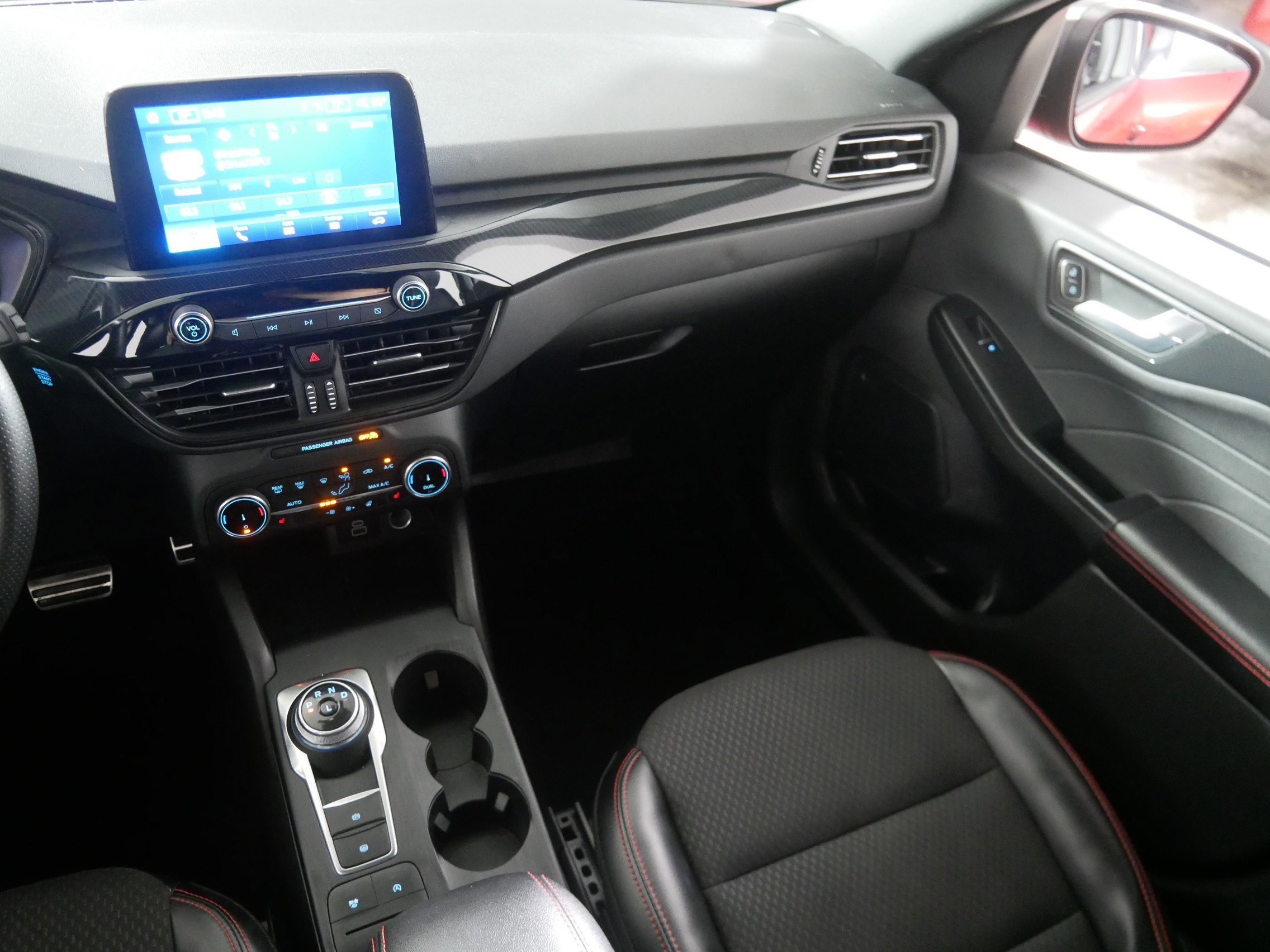 2024 Ford Escape ST-Line photo 11