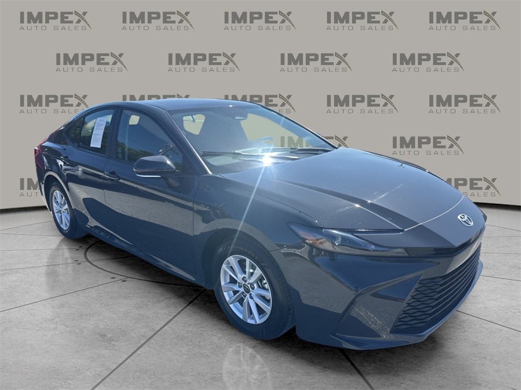 2025 Toyota Camry LE photo 7