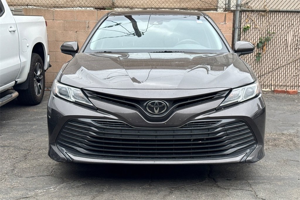 2018 Toyota Camry LE photo 3