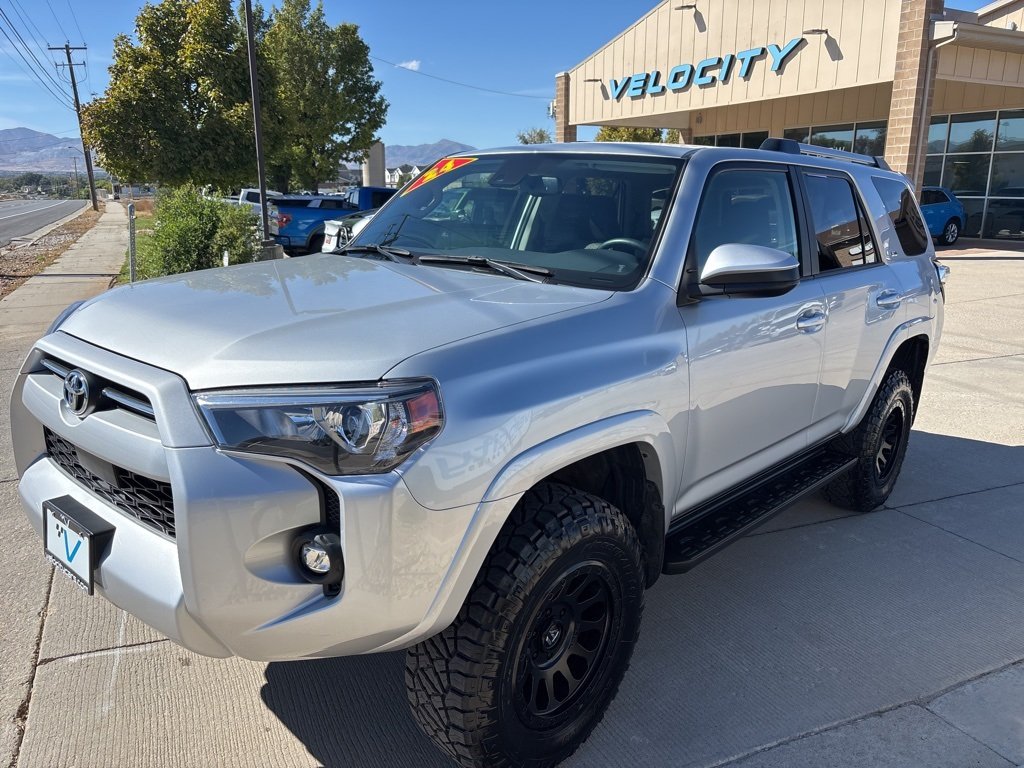 2024 Toyota 4Runner SR5 photo 3