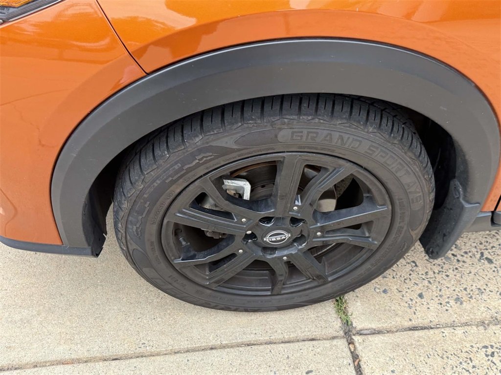 2022 Nissan Kicks SR photo 5