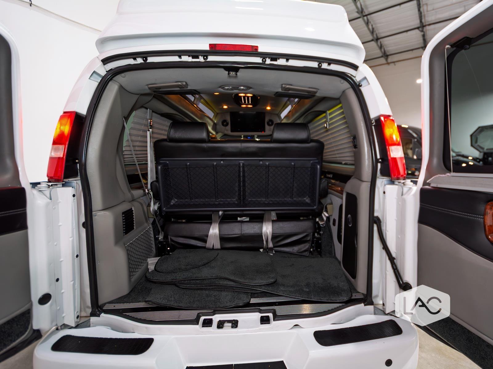 2019 Chevrolet Express photo 17