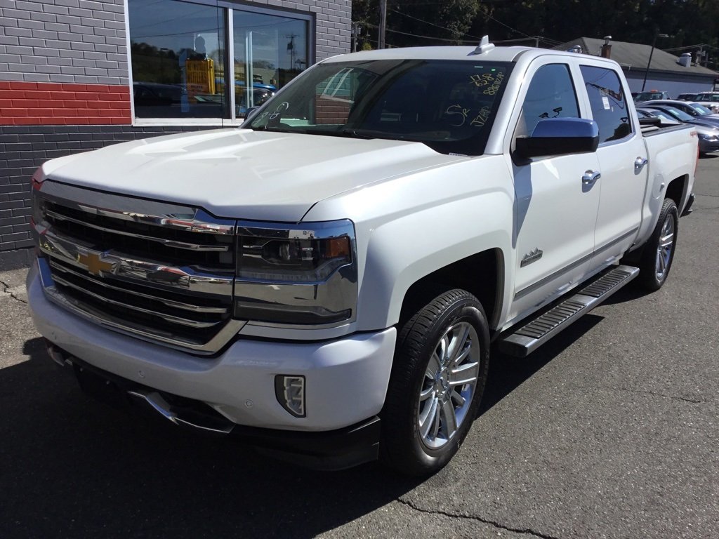 2017 Chevrolet Silverado 1500 High Country photo 2