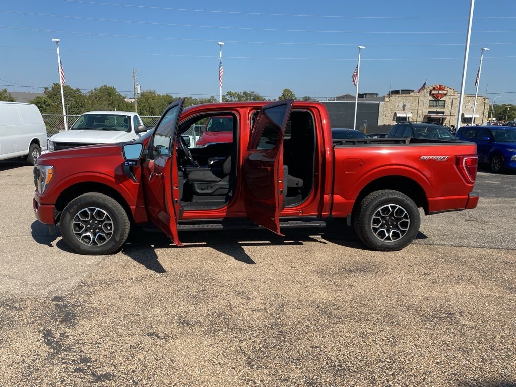 2023 Ford F-150 XLT photo 4