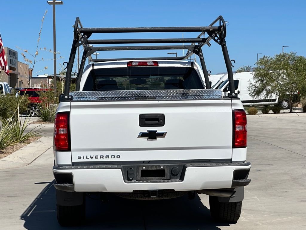2018 Chevrolet Silverado 1500 Custom photo 4