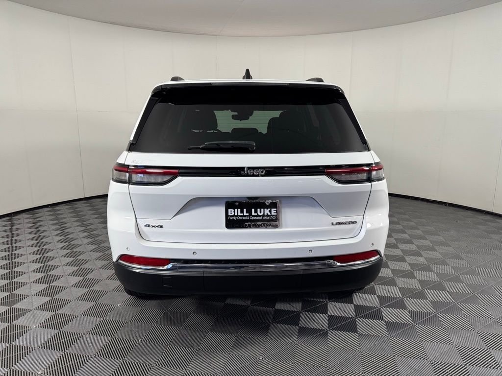 2023 Jeep Grand Cherokee Laredo Altitude photo 3