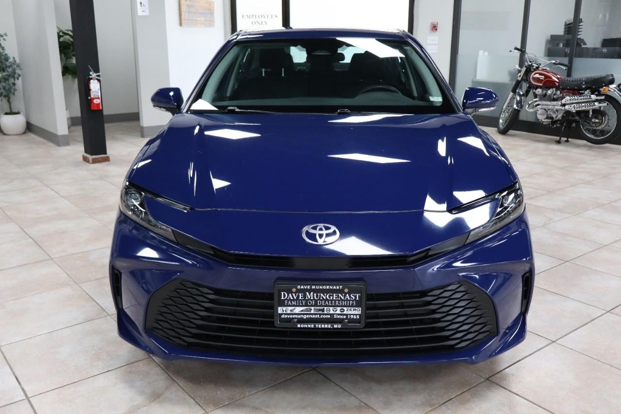 2025 Toyota Camry LE photo 8
