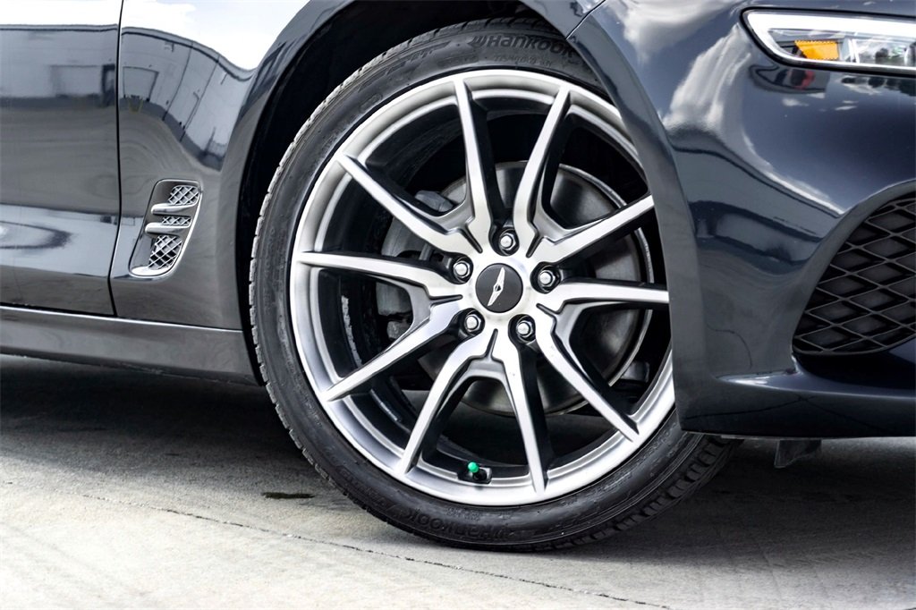 2022 Genesis G70 2.0T photo 2