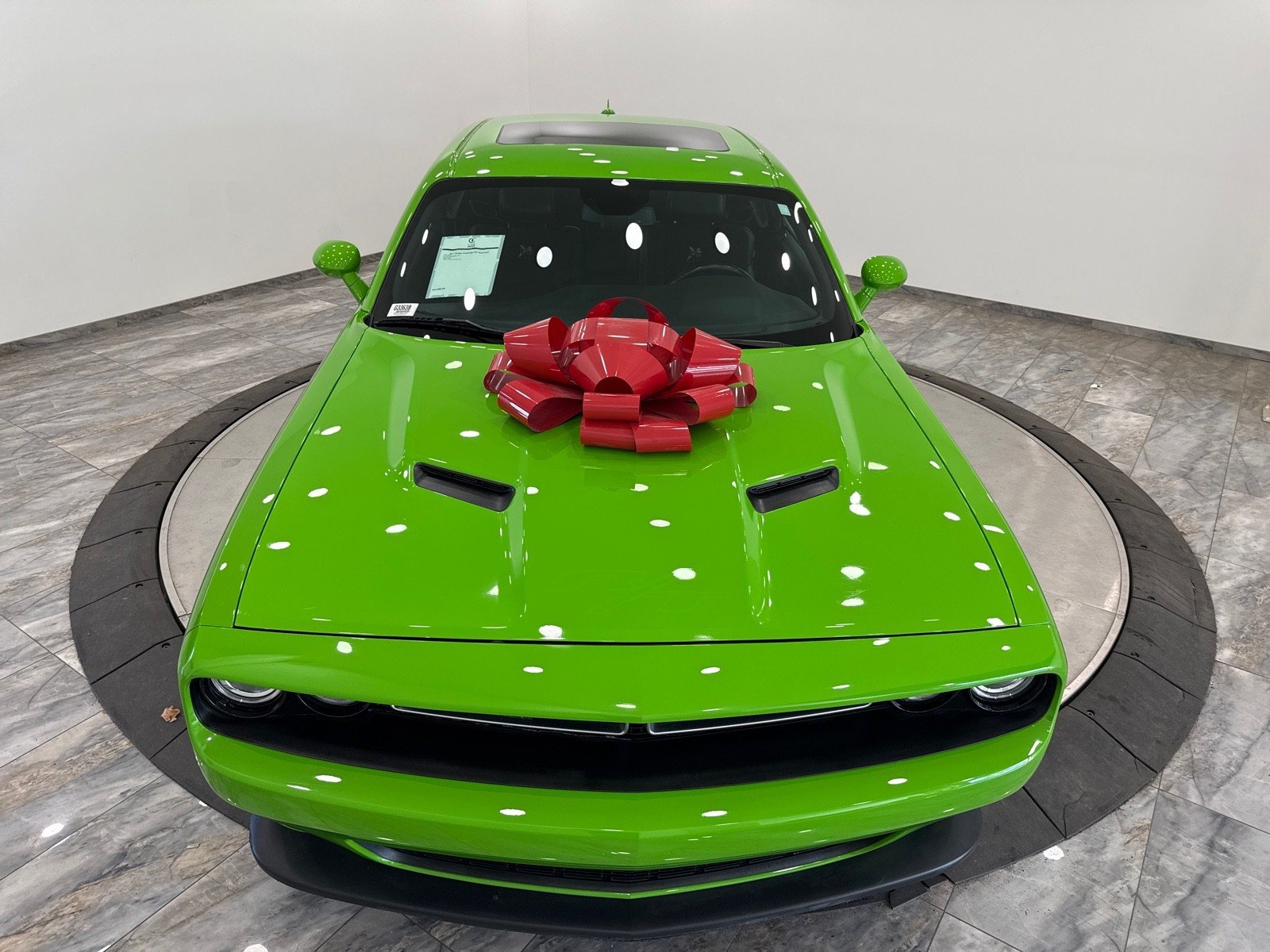 2017 Dodge Challenger R/T Scat Pack photo 2