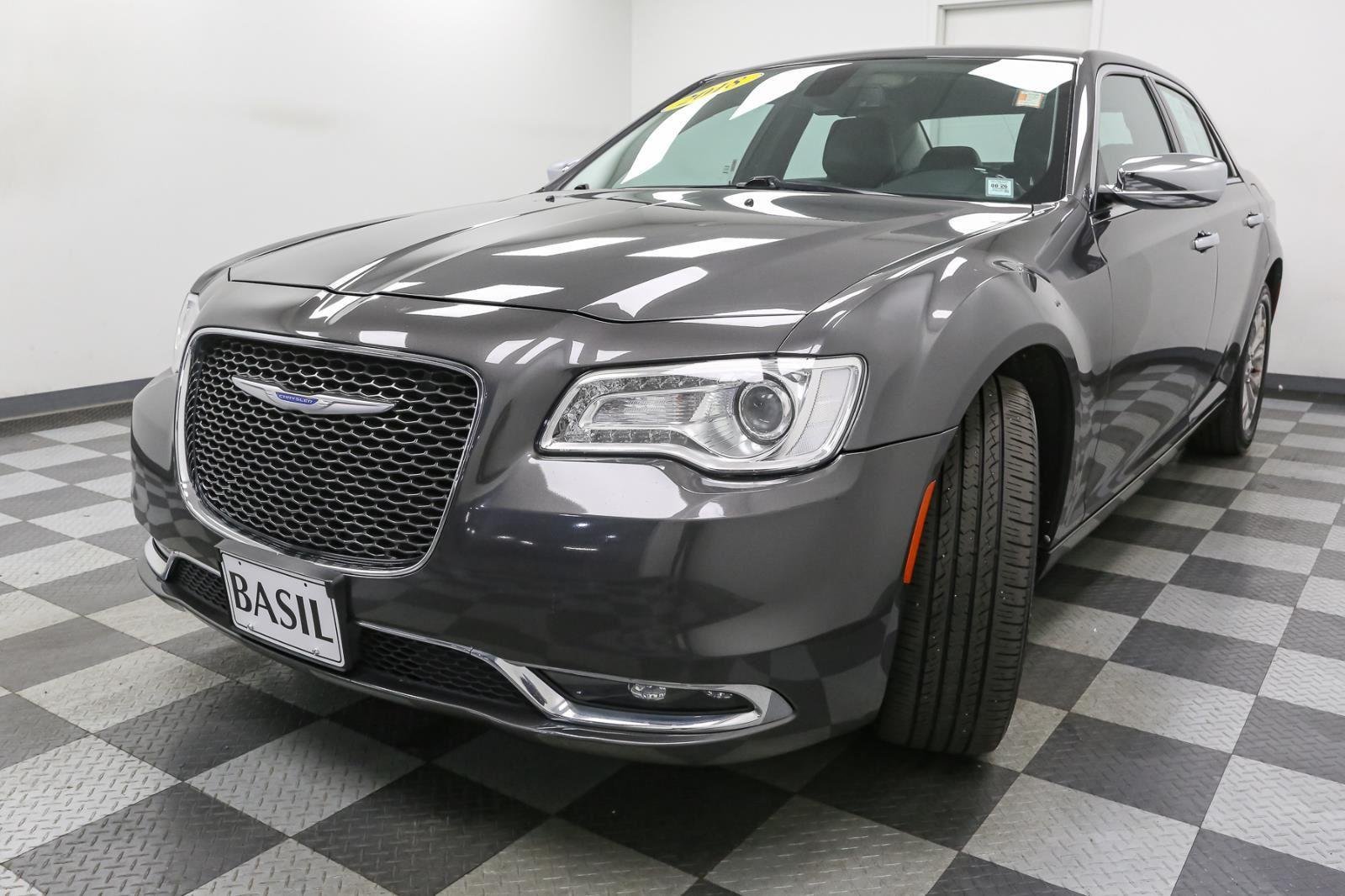 2018 Chrysler 300 Limited photo 4