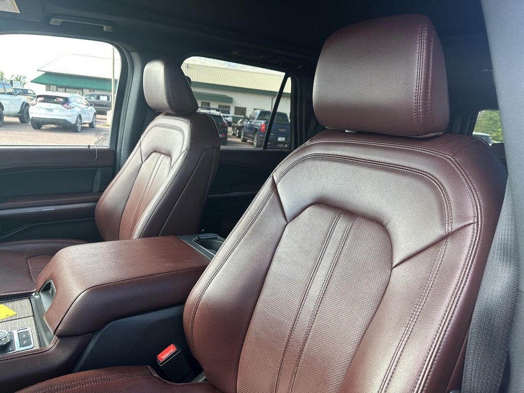 2023 Ford Expedition MAX Limited photo 4
