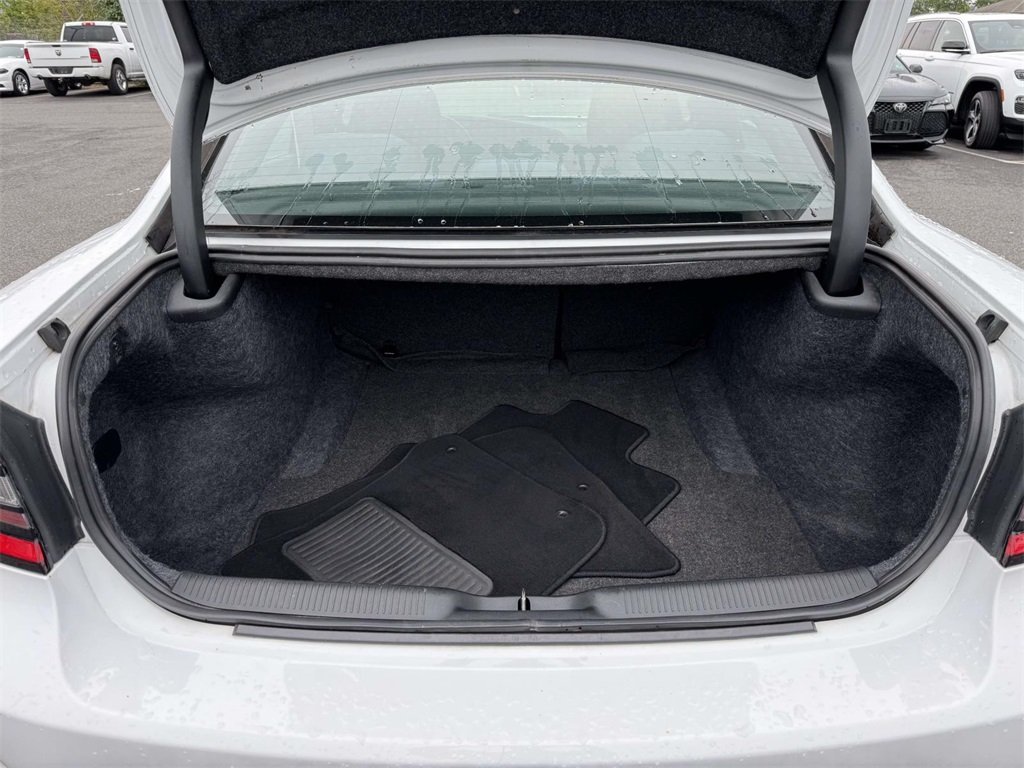 2019 Dodge Charger SXT photo 28