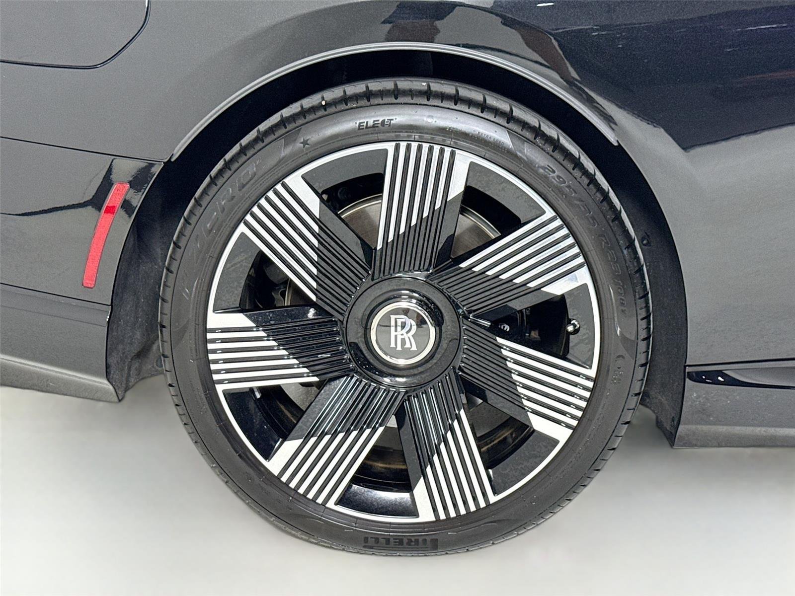 2024 Rolls Royce Spectre photo 32