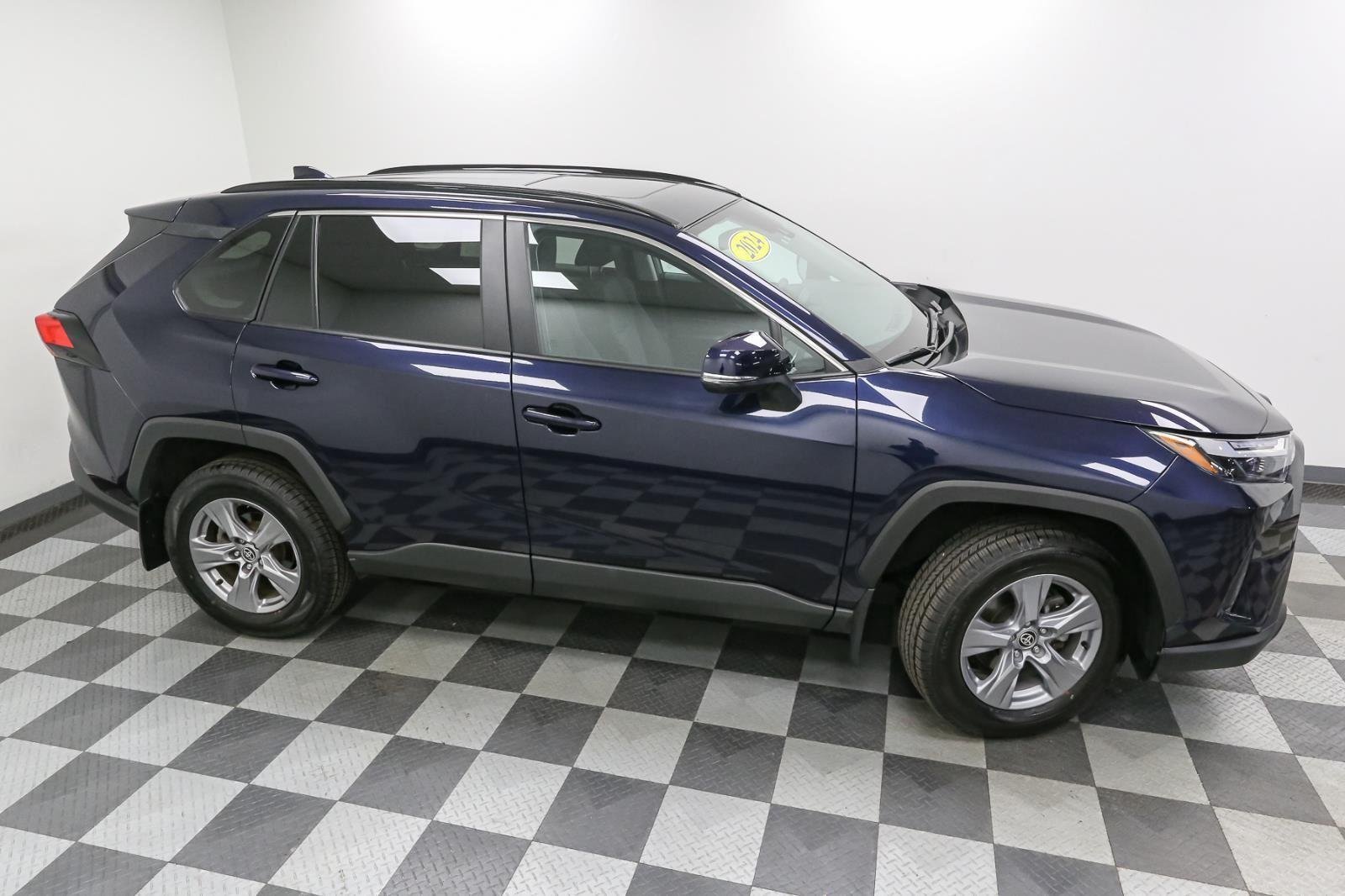 2024 Toyota RAV4 XLE photo 5