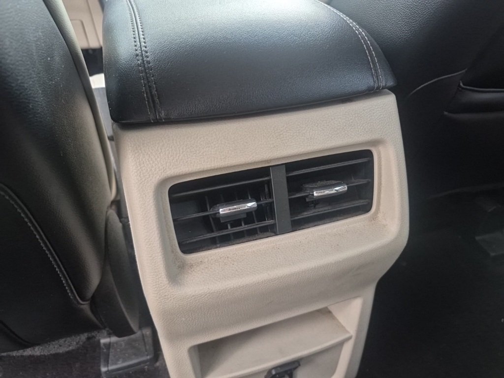 2016 Ford Edge Titanium photo 13