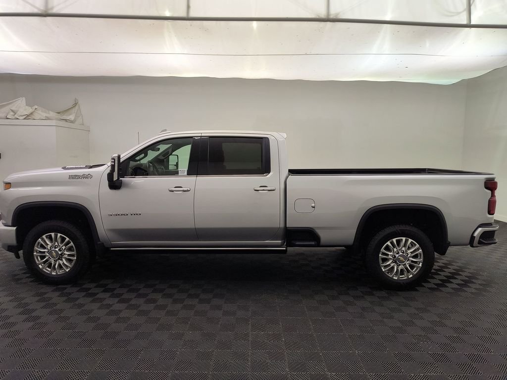 2021 Chevrolet Silverado 3500HD High Country photo 2