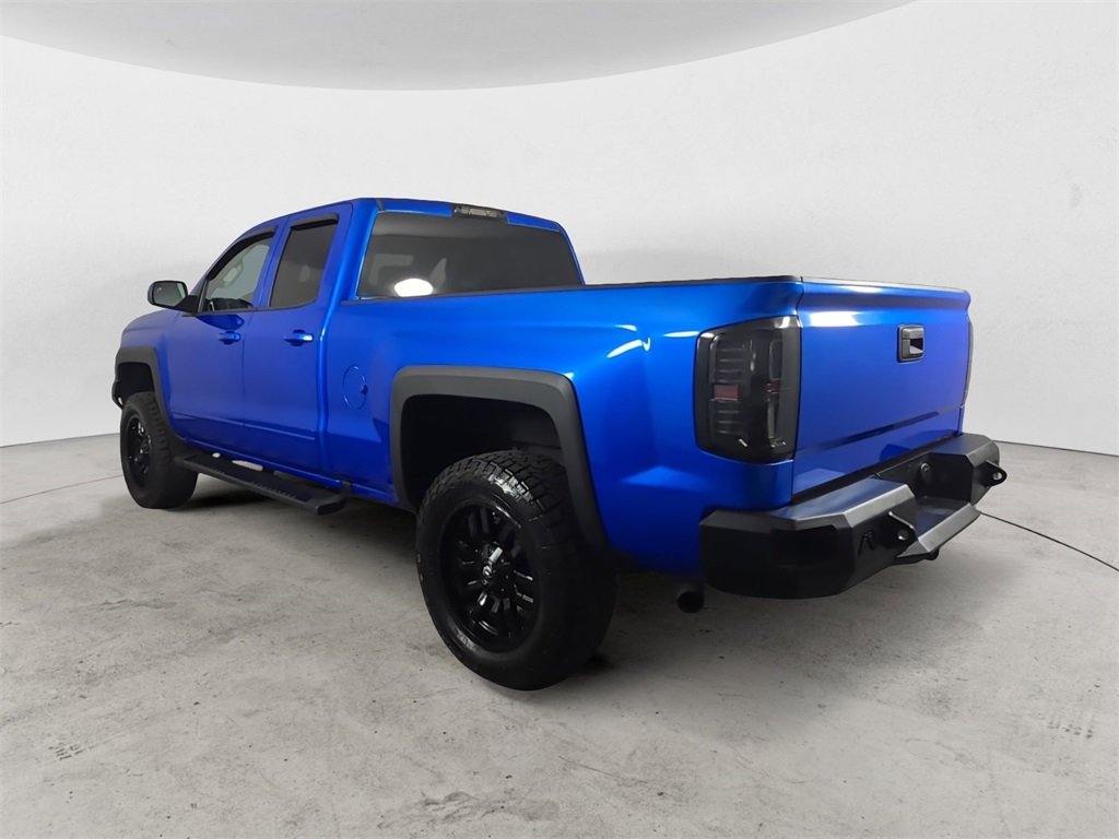 2018 Chevrolet Silverado 1500 LT photo 3